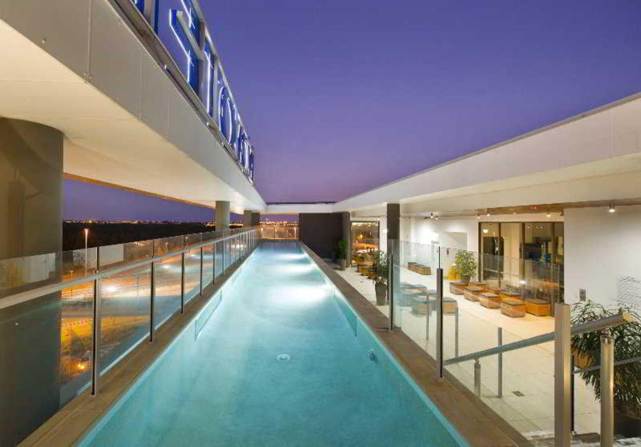 Hotel Novotel Airport 4*