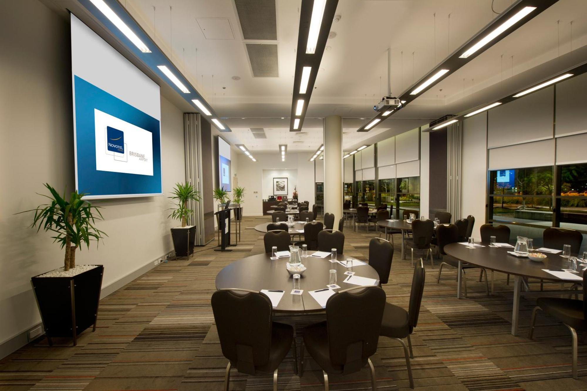 Hotel Novotel Airport 4*